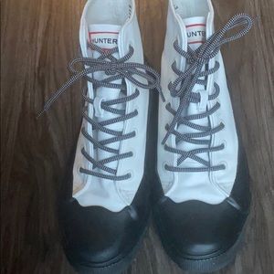 Hunter for target white and black boots